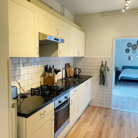 Spacious With Garden Haia